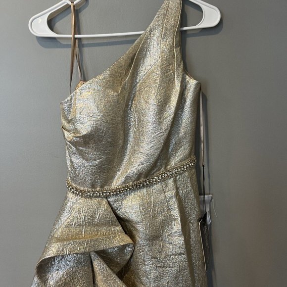 MAC DUGGAL Women's One Shoulder Metallic Ruffled Evening Gown Oyster 0 - Picture 6 of 9